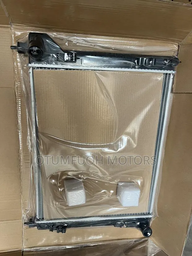 Nissan Sentra 2012 2013 2014 2015 Radiator (Water Tank) · Photo 1