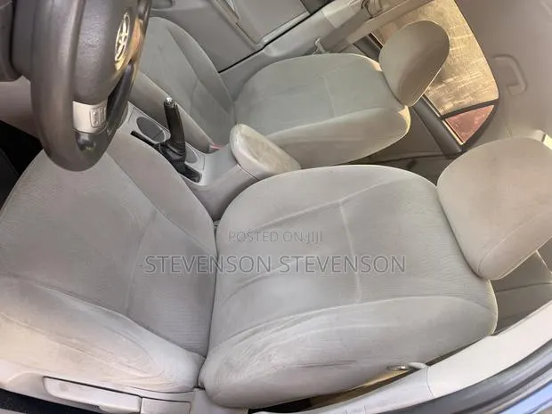 Toyota Corolla L 4-Speed Automatic 2013 Blue · Photo 1