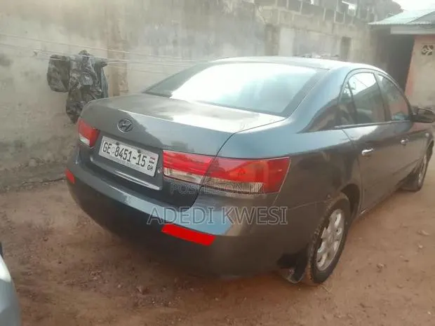 Hyundai Sonata 2010 Black · Photo 1