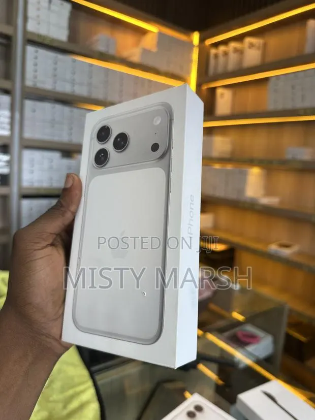 New Apple iPhone 17 Pro Max 256 GB Silver · Photo 1