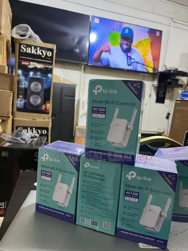Connect More Devices With Dual-Band Power ON RE305 WIFI EXTENDER · Photo 1
