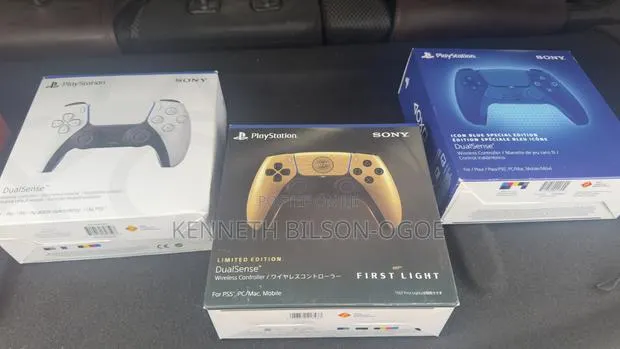Play Station 5 PS 5 Controllers, Limited Editions · Photo 1