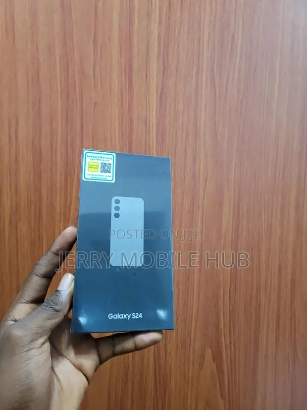 New Samsung Galaxy S24 256 GB Black · Photo 1