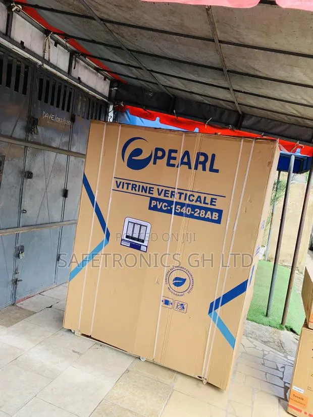 Zealous New Pearl PVC-1540-28ab Three-Door Glass Display Fridge · Photo 1
