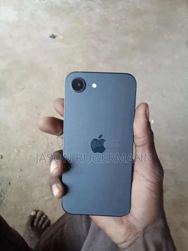 New Apple iPhone 16e 256 GB Gray · Photo 1