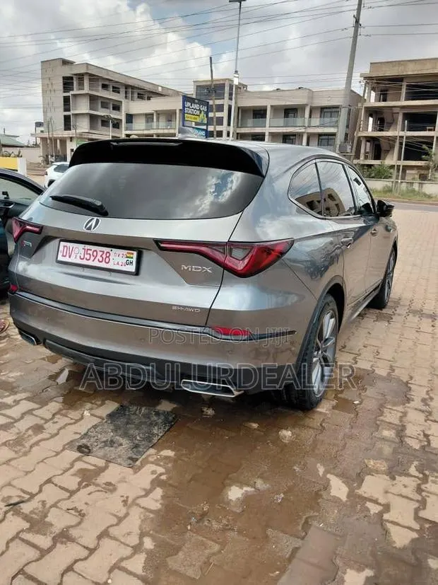 Acura MDX FWD w/Technology Package 2025 Silver · Photo 1