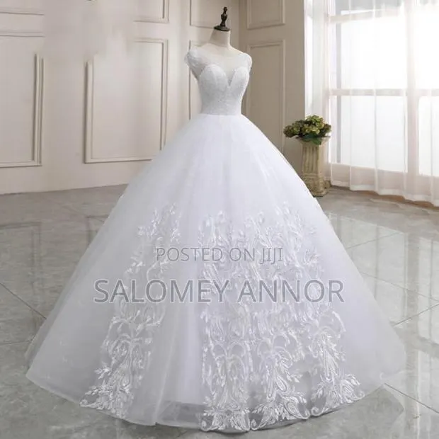 Salo-Tom Boutique (Wedding Gown) · Photo 1