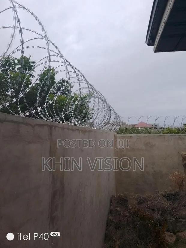 Razor Fence · Photo 1