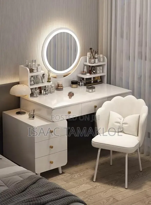 Dressing Table With Chair · Photo 1
