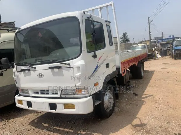 Hyundai 5 Tons 6 Holes 395,000 and 8 Holes 480,000 · Photo 1