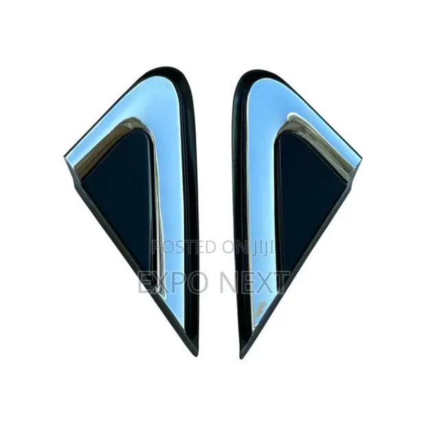 KIA Sorento 2016–2020 Mirror Pad/Corner Fender Triangle Cover, Chrome · Photo 1