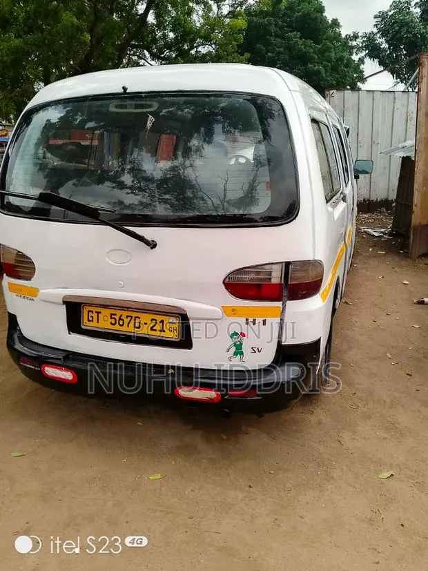 Hyundai Starex 2007 White · Photo 1