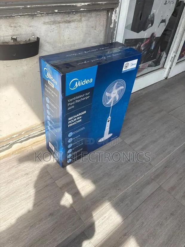 Midea Rechargeable Airflow With Adjustable Comfort · Photo 1