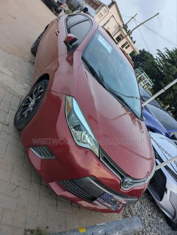 Toyota Corolla 2014 Red · Photo 1
