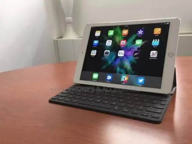 Apple iPad Pro 9.7 (2016) 128 GB Black · Photo 1