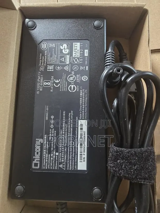 Original Toshiba Gaming Charger · Photo 1