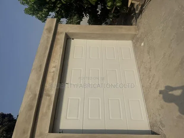 Automative Garage Door for Sell 9ft X 8ft · Photo 1