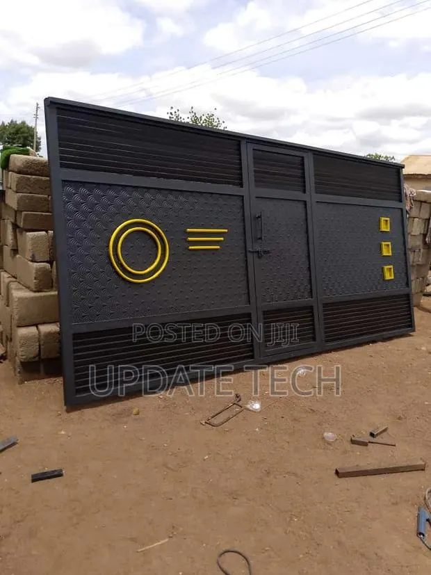 Metal Main Gate · Photo 1