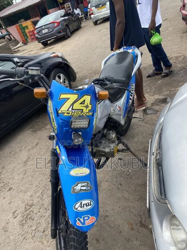 Royal Motorcycle 2015 Blue · Photo 1