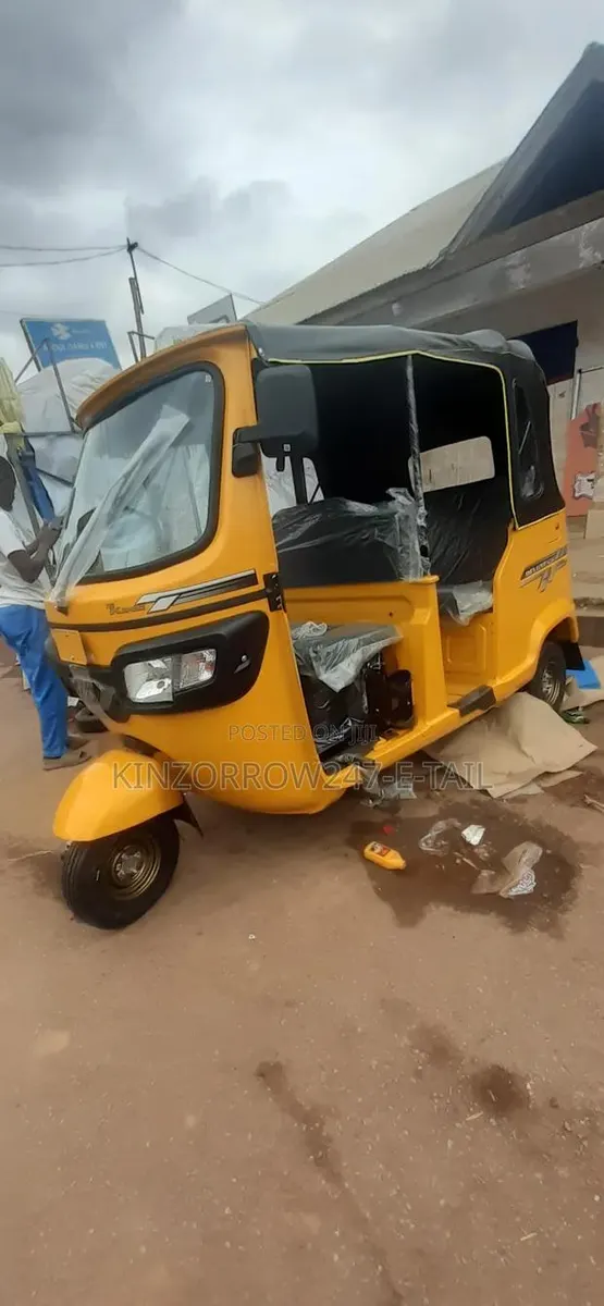 TVS King Deluxe Plus iTouch Start 2025 Yellow · Photo 1