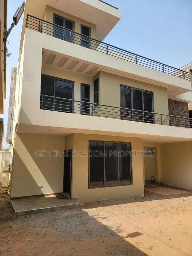 Furnished 4bdrm Townhouse / Terrace for rent · Photo 1