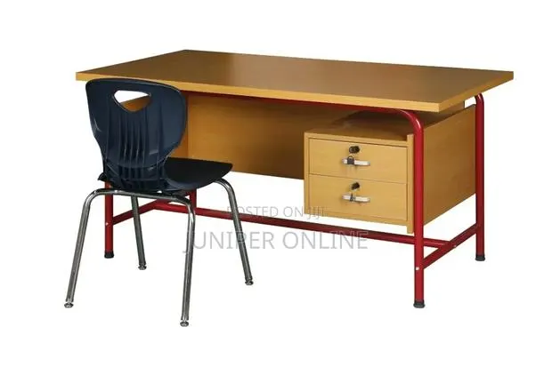 Teacher Table · Photo 1