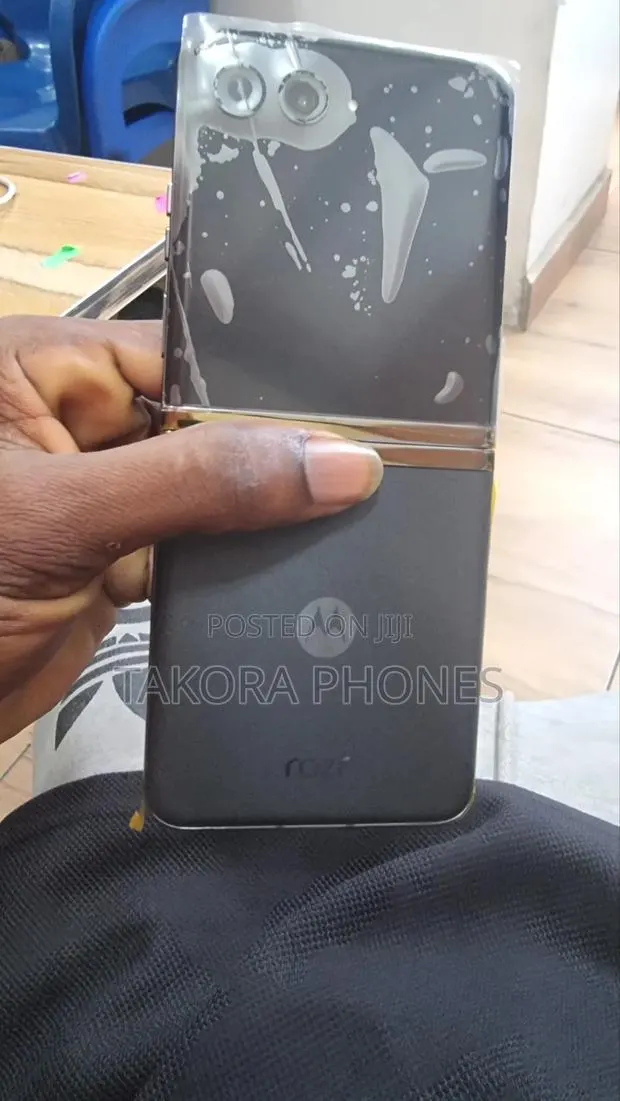 New Motorola Razr 40 Ultra 256 GB Black · Photo 1