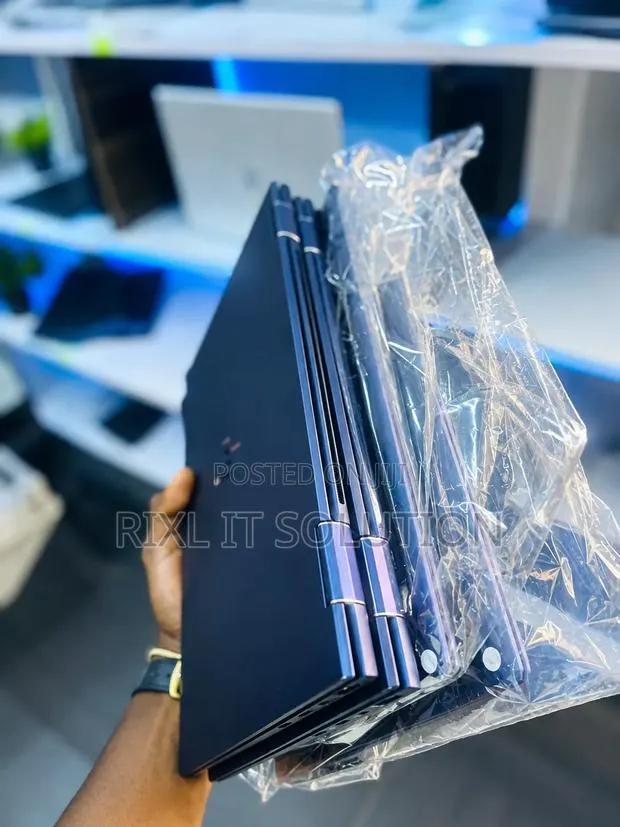 Laptop HP Dragonfly G1 16GB Intel Core i5 SSD 256GB · Photo 1