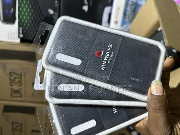 Original Huawei P-30 PU Back Cover · Photo 1