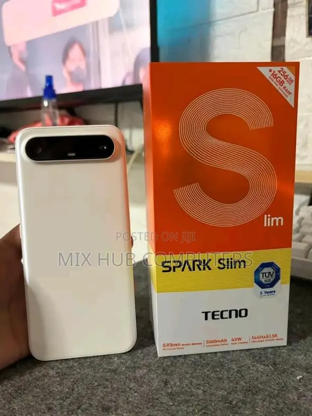 New Tecno Spark Slim 256 GB White · Photo 1
