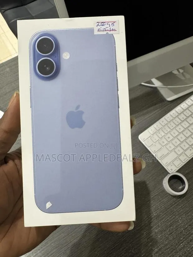 New Apple iPhone 17 256 GB Blue · Photo 1