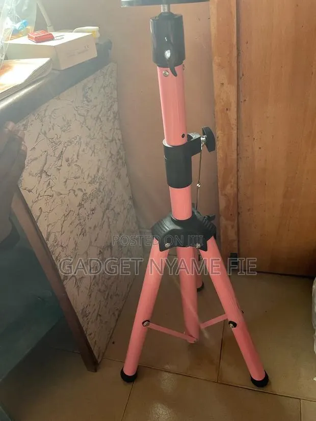 Professional Wig Stand With Tripod Pier-Cable Dummy Head · Photo 1