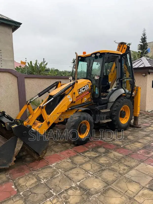 JCB Backchole · Photo 1