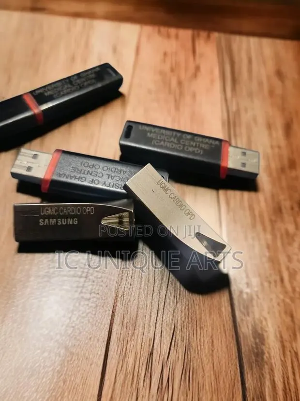 Pendrive Engraving · Photo 1