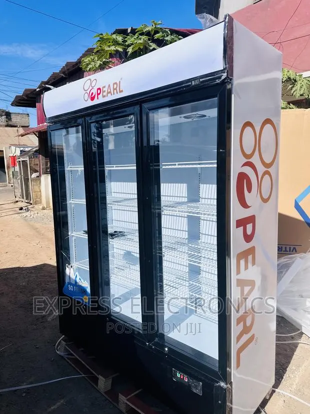 Store Fridge Three Doors Display Pearl PVC-150 950L · Photo 1