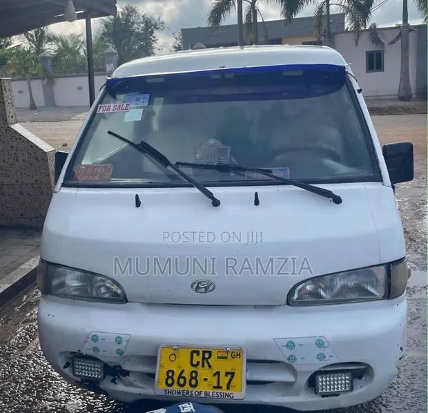 Hyundai H-100 2000 White · Photo 1