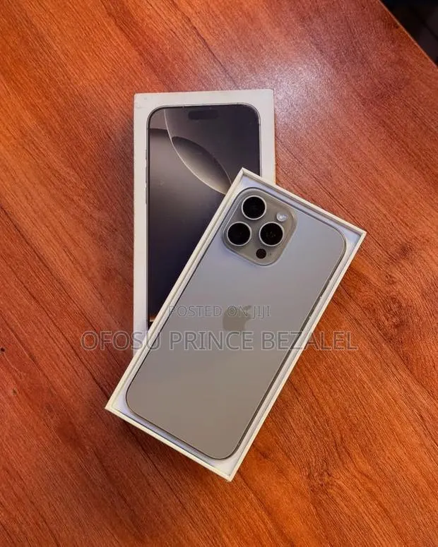 Apple iPhone 16 Pro Max 512 GB Gold · Photo 1
