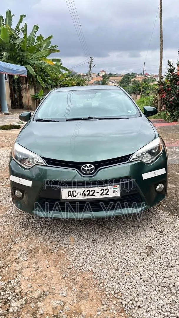 Toyota Corolla LE Eco Plus 4dr Sedan (1.8L 4cyl CVT) 2015 Green · Photo 1