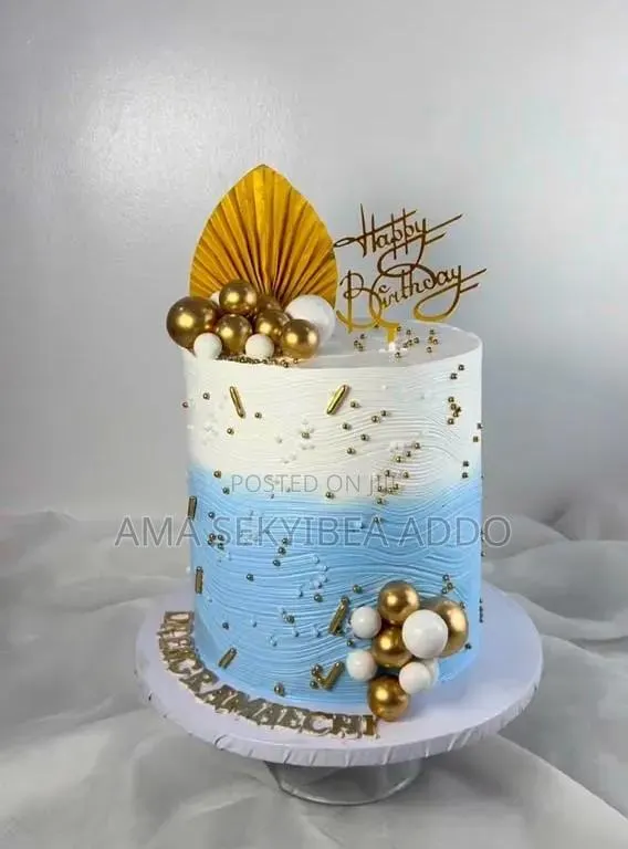 Blue and White Cake · Photo 1