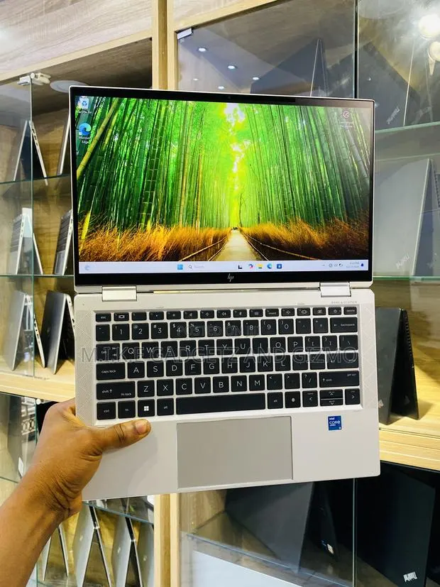 Laptop HP EliteBook 830 G8 16GB Intel Core i5 SSD 256GB · Photo 1