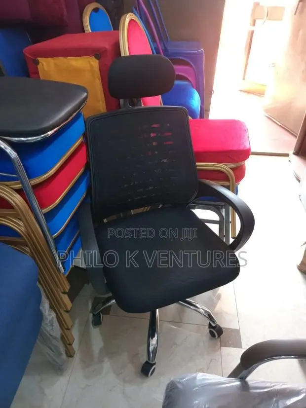 Premium Swivel Seat · Photo 1