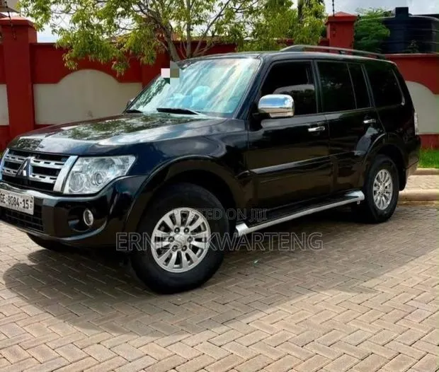 Mitsubishi Pajero V80 3.2 DI-D 2015 Black · Photo 1