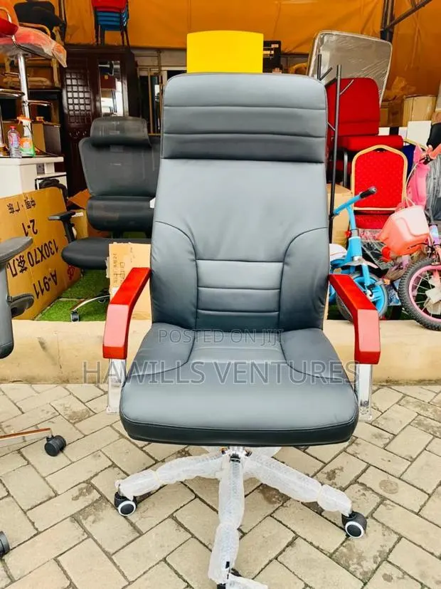 An Office Leather Chair · Photo 1