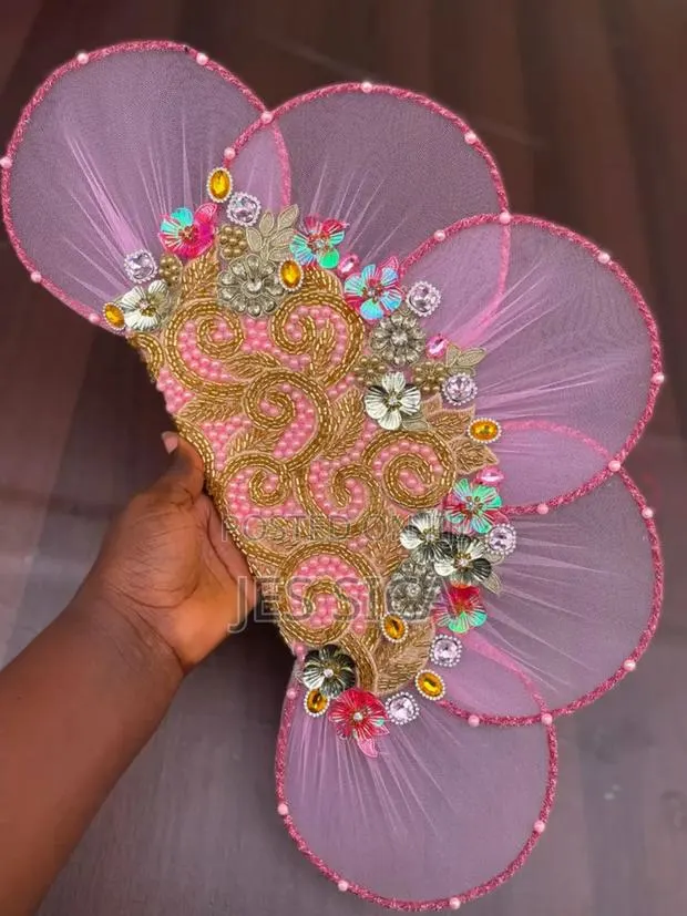 Bridal Fans · Photo 1
