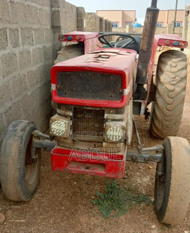 A Tractor for Sale · Photo 1