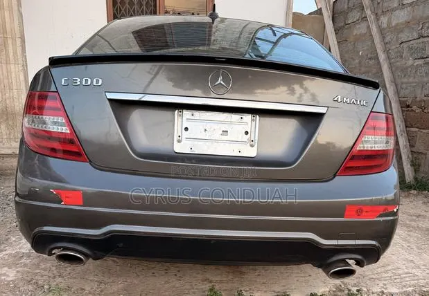 Mercedes-Benz C300 2013 Brown · Photo 1