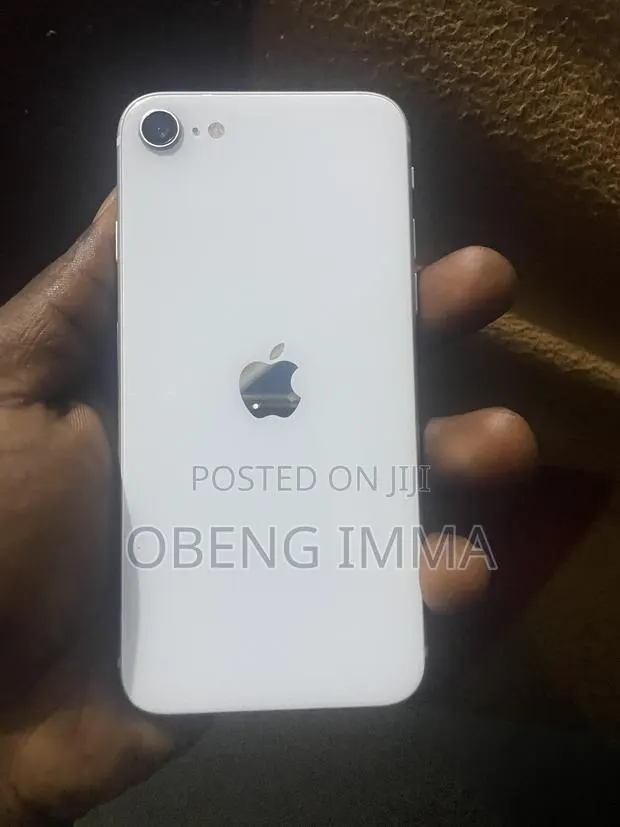 Apple iPhone SE (2022) 64 GB White · Photo 1
