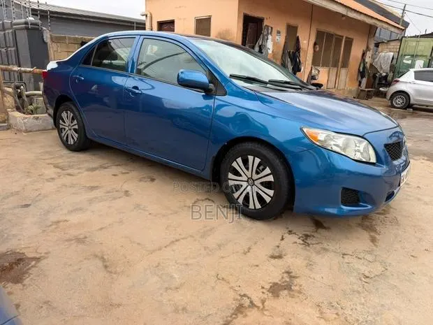 Toyota Corolla 2010 Blue · Photo 1