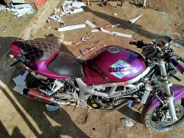 Suzuki SFV650 1988 Purple · Photo 1