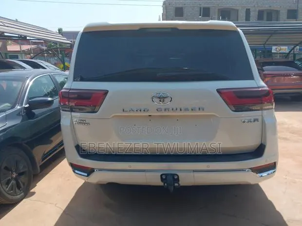 Toyota Land Cruiser 4.5 V8 VXR 2021 White · Photo 1